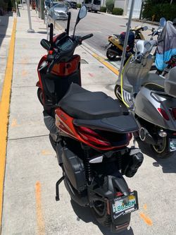 2022 Piaggio Beverly 400, 4000 miles