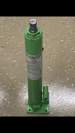 Long ram for transmission jack