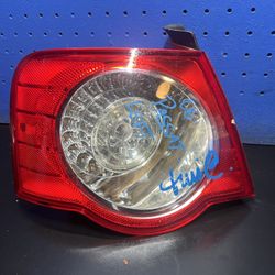 2006-2010 Volkswagen Passat Driver Side Taillight 