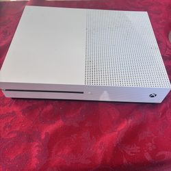 Xbox One S With Cables And Controller. 