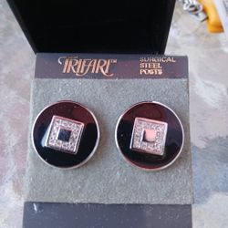 TRIFARI vintage Earrings 