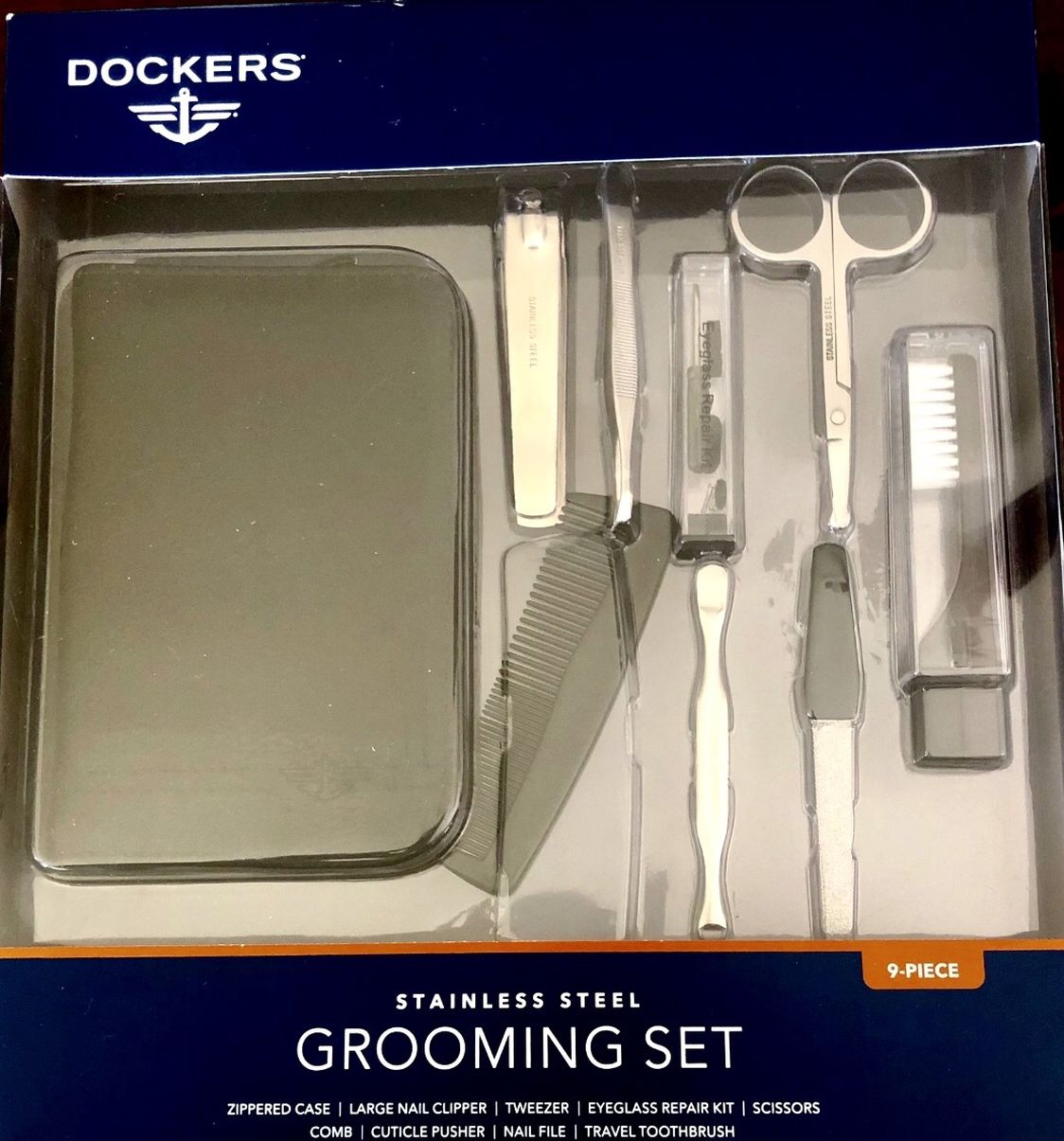 New In Box , Dockers 9 Piece Grooming Set
