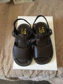 VENDO HUARACHE PARA NIÑO SIZE 7