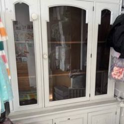 Beautiful white shelf wine and glass cabinet 