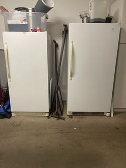 Must Pick up 2 deep freezers moving sale must go