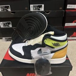 Nike Air Jordan 1 Retro High OG White Black Volt 575441-118 Size 4.5Y/6 Women Brand New