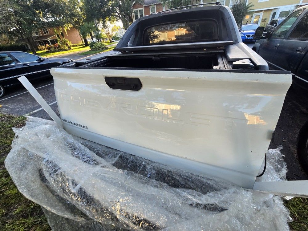 2019 -2025 Silverado 1500 Tailgate