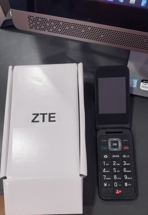Unlocked ZTE Flip Phone!