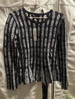 Brand new White House Black Market top.