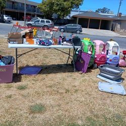 YARDSALE  1034 McGowan Dr Salinas CA 93905 Behind Foodsco 