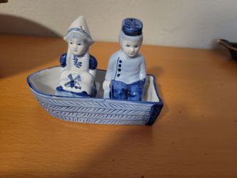 Vintage Delft Blue Handpainted Salt And Pepper Shakers