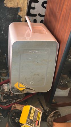 Mini fridge