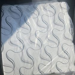 New KING size Mattress/box Spring