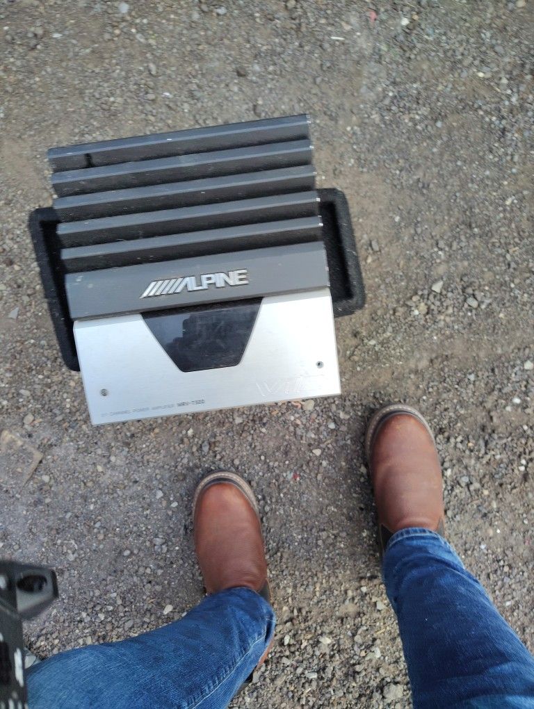 Alpine Amplifier
