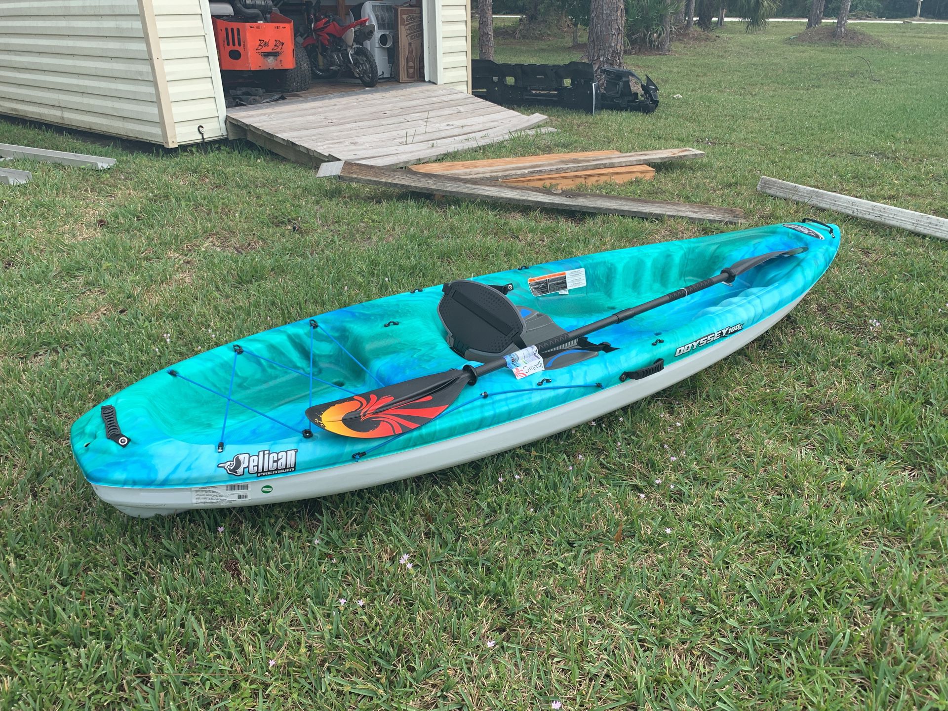 Pelican odyssey 100x Kayak with carbon fiber adj. paddle