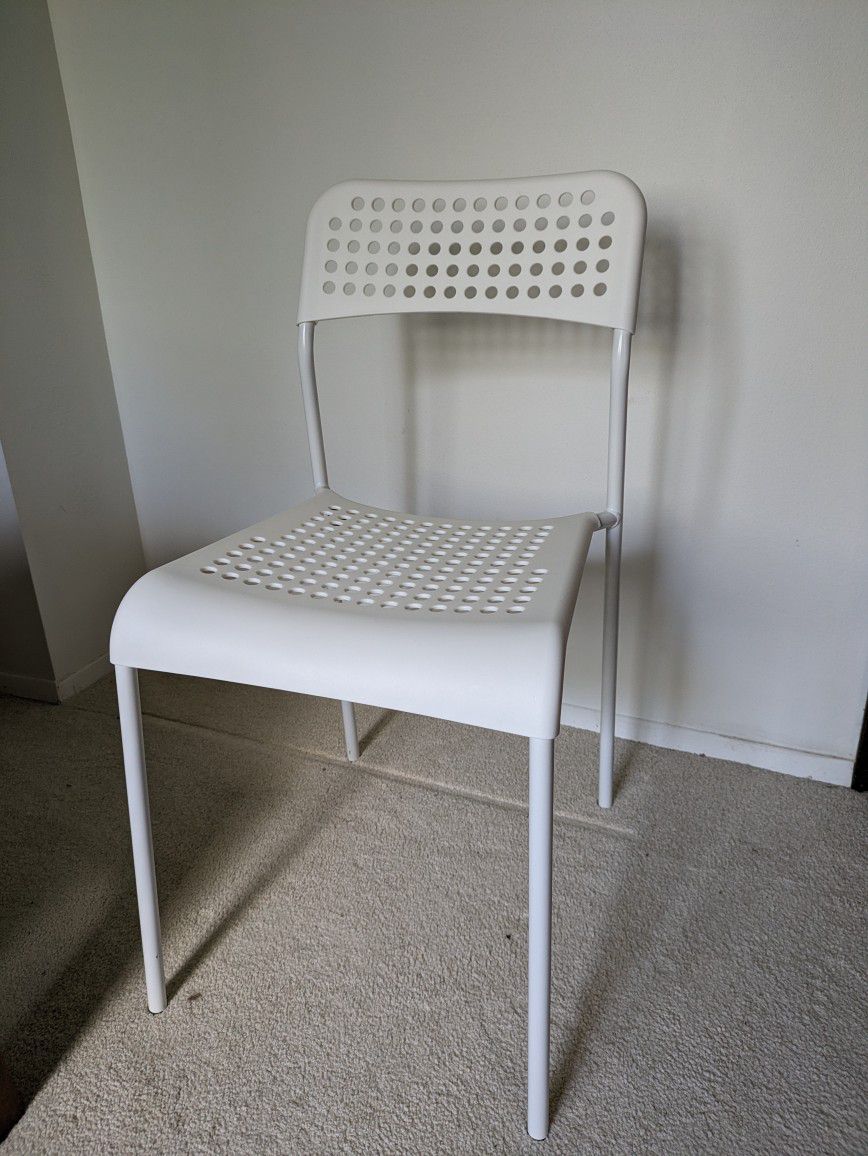 White IKEA Desk Chair With Cushion