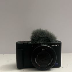 Sony ZV-1 ZEISS 24-79mm lens