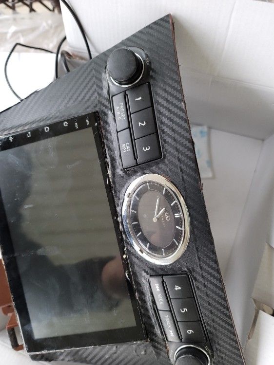 Infiniti M35 Aftermarket Radio