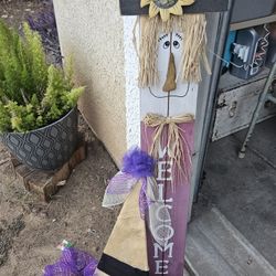 2 For 3 Pick Up Only.  Welcome Sign And A Door Decor. 
