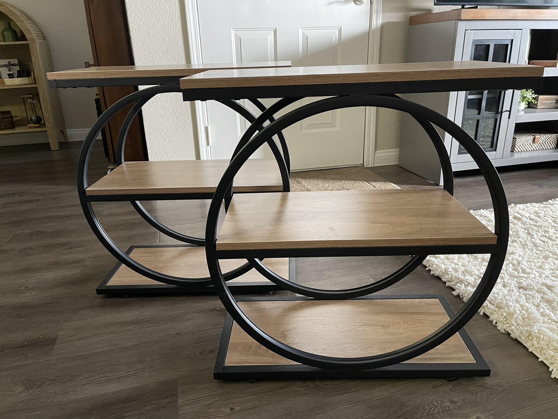 End / Side tables (2)