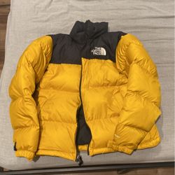 The North Face Retro Puffer Jacket (HIGHEST OFFER)