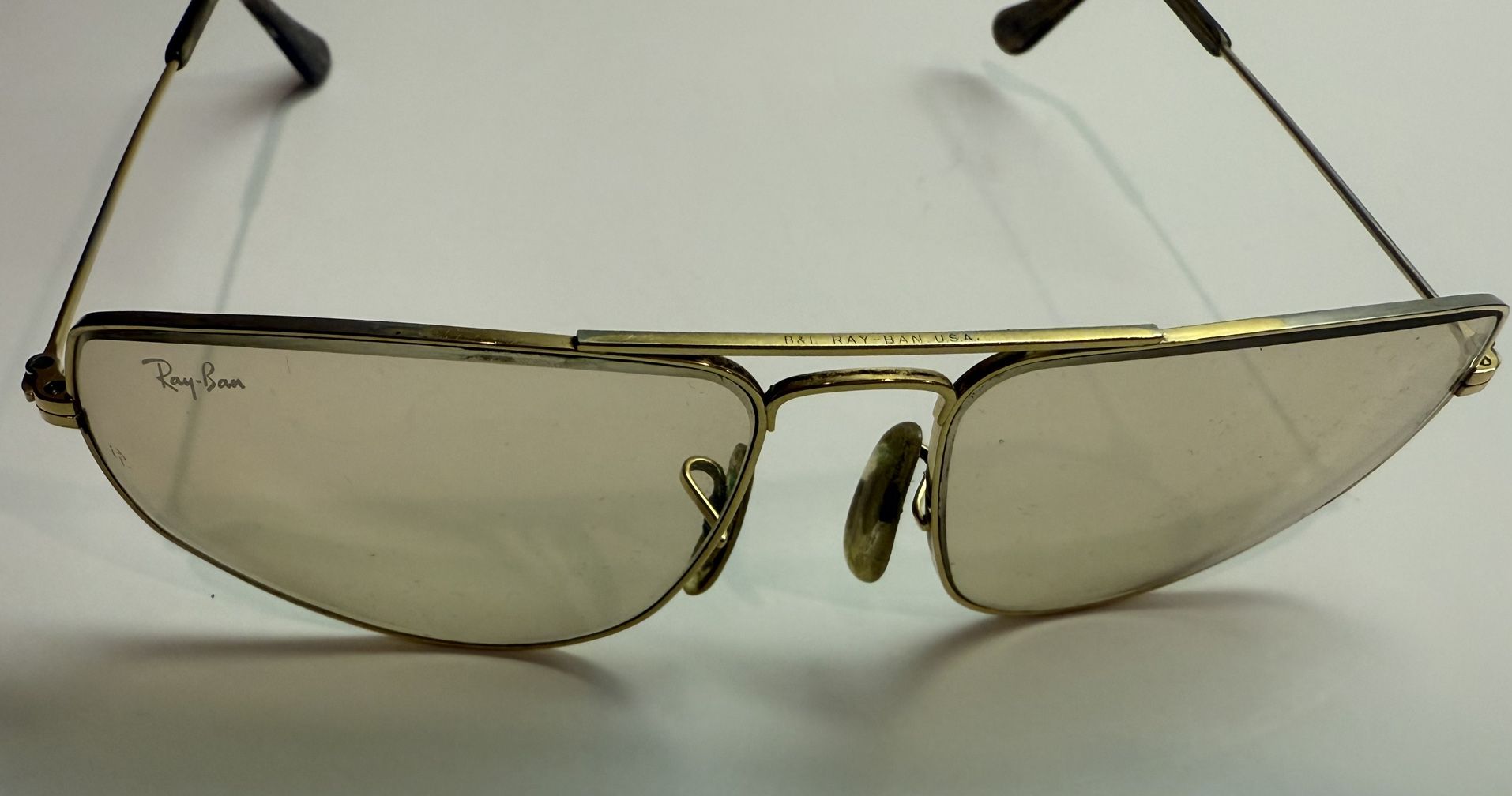 Vintage Ray-Ban Sunglasses Fashion Metals Arms w/Tinted Photochromic Lenses