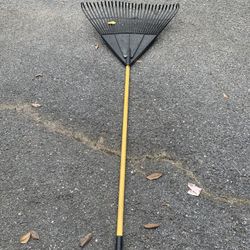30” Metal Leaf Rack