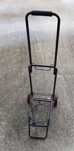 Wheeled luggage carrier
