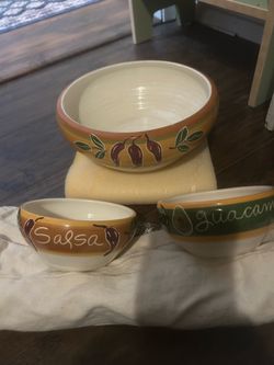Chips and 2 dips bowls