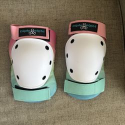 Knee Pads Size Small Triple Eight
