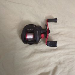 Abu Garcia Black Max Baitcast Reel