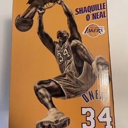 Shaquille O’Neal Lakers Statue Brand New In Box 