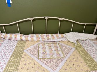 White Metal Day Bed