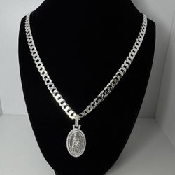 Cadena con dije de la virgen de Guadalupe de plata 925 