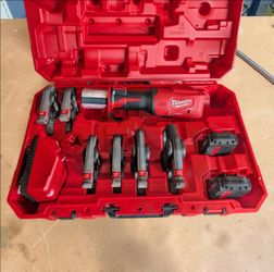 Milwaukee
M18 18-Volt FORCE LOGIC Press Tool Kit with 1/2"- 2" Jaws Kit (2922-22