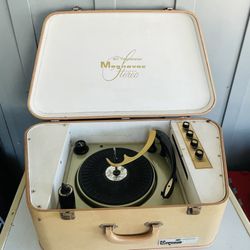 Vintage Magnavox Record Player Phonograph Turntable 