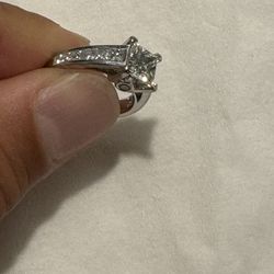 2.5 Carat Diamond Ring 