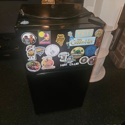 Black & Decker bcd33b Mini Refrigerator