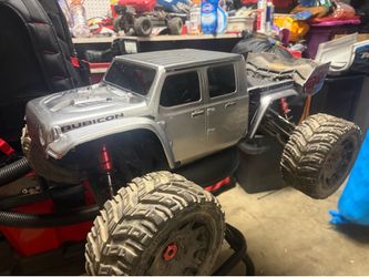 Kraton 8s 1/5 scale rc car