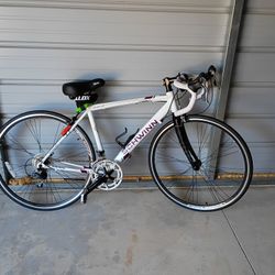 Schwinn Phocus 1600 road bike ( Free Delivery If Needed)