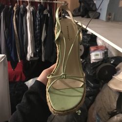Hills Size 7