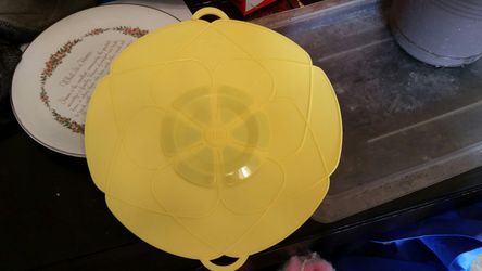 Kuhn Rikon Spill Stopper flower