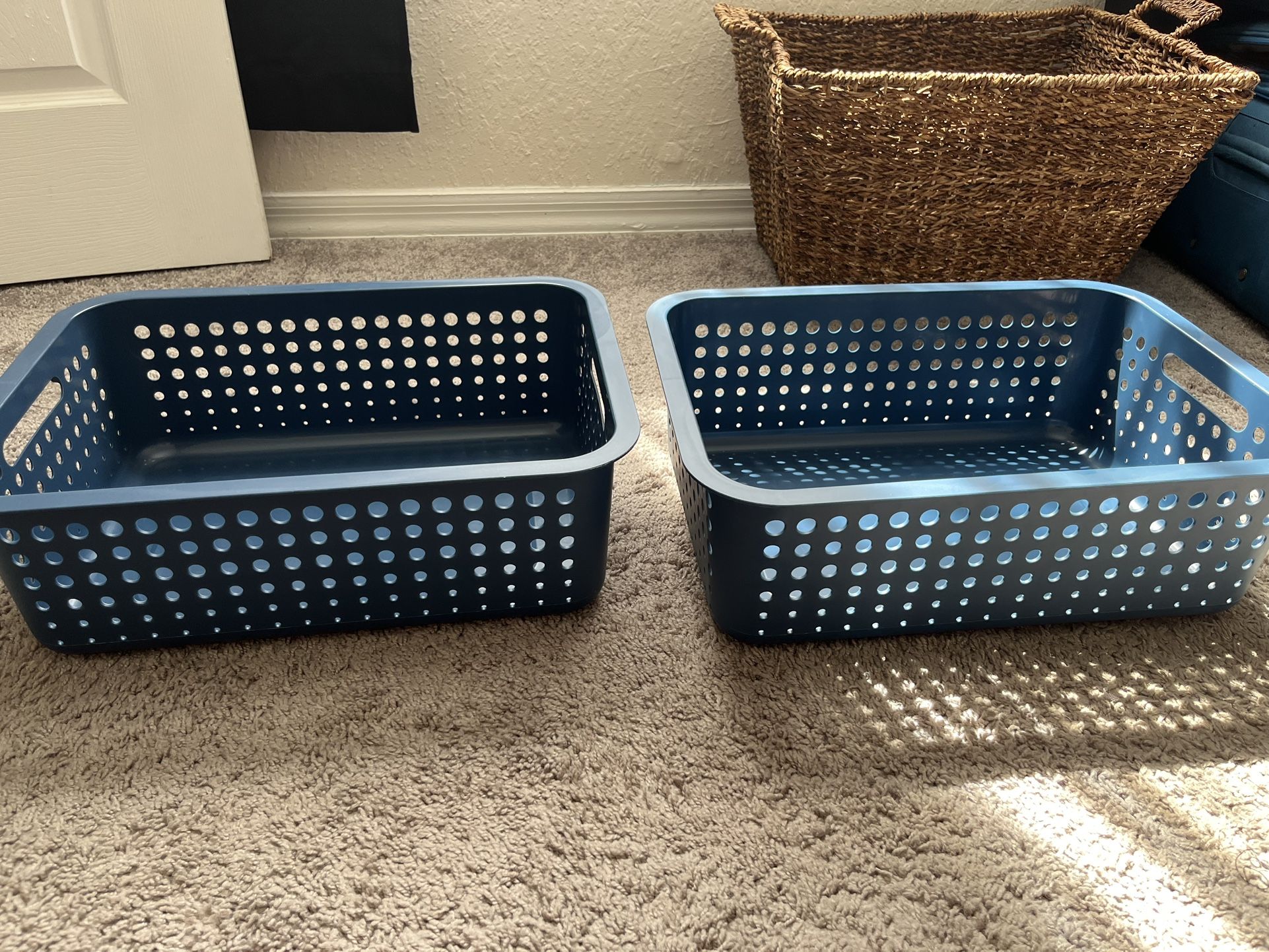 Baskets/ Storage 