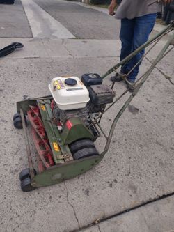 Honda lawn trimmer