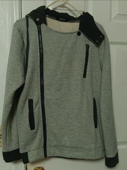 New Young Men's sweater..size XL