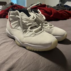 Jordan 11 platinum tint