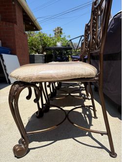 Set of 4 chairs