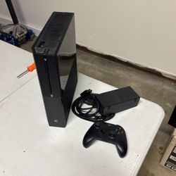 Xbox One + Controller