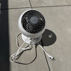 Woozoo compact oscillating fan