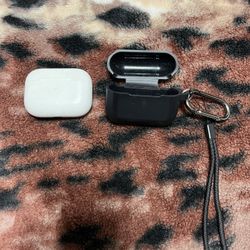AirPods Pro Used With Case